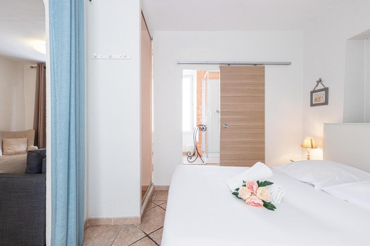1 Bedroom In Port Apartment